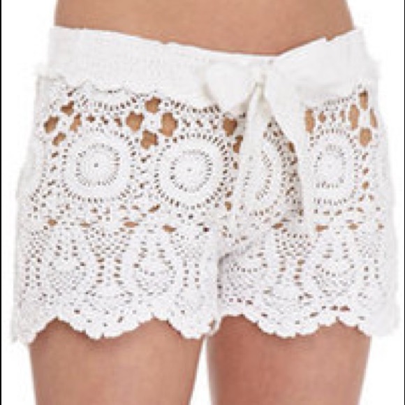 LUXE Letarte Handmade Crochet Coverup Shorts for honeymoon, vacation & poolside - Picture 1 of 4